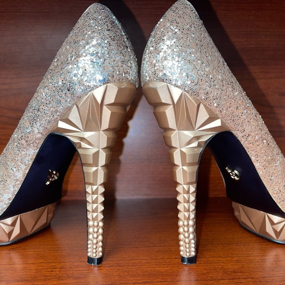 Heels - Picture 4 of 5